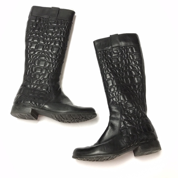 stuart weitzman crocodile boots